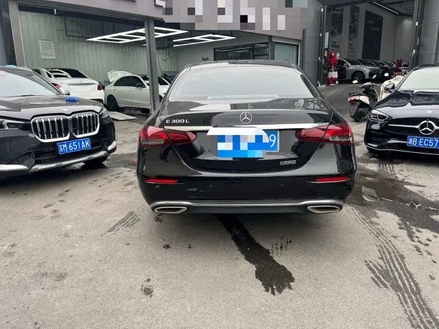 Mercedes-Benz E-Class — Фото автомобиля 8