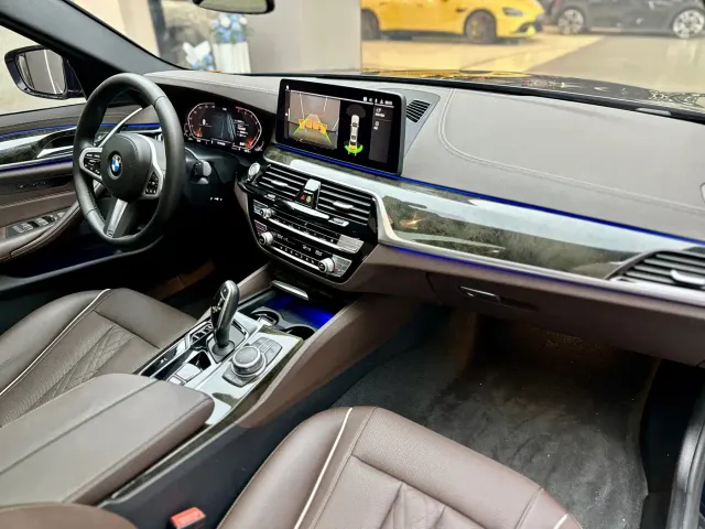BMW 5 Series — Фото автомобиля 6