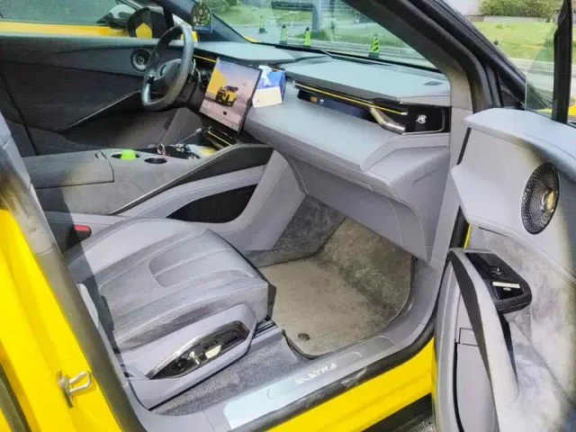 Lotus Eletre — Фото автомобиля 13