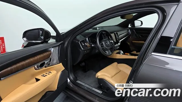 Volvo S90 — Фото автомобиля 10