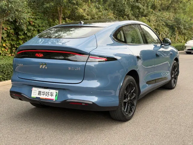IM Motors LS6 — Фото автомобиля 12