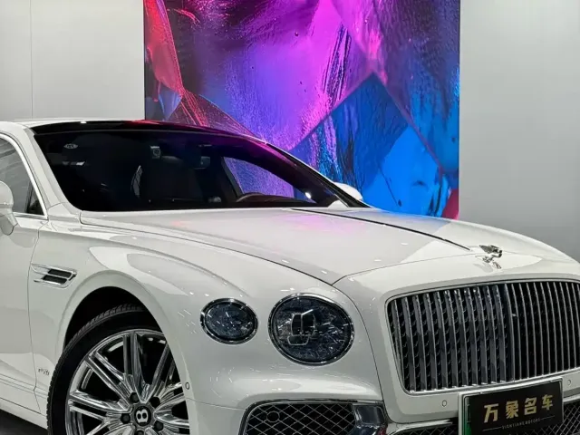 Bentley Flying Spur Plug-in Hybrid 2022 2.9T V6 Hybrid — Фото автомобиля 8