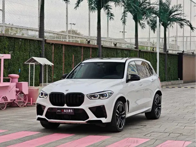 Фотография автомобиля — BMW X5 M