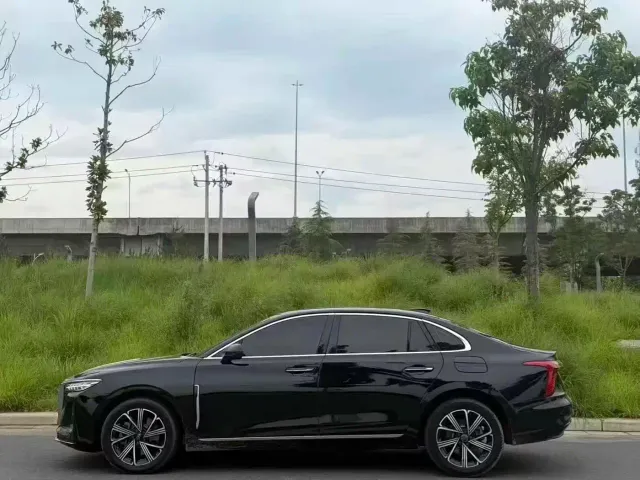 Hongqi H5 PHEV — Фото автомобиля 3