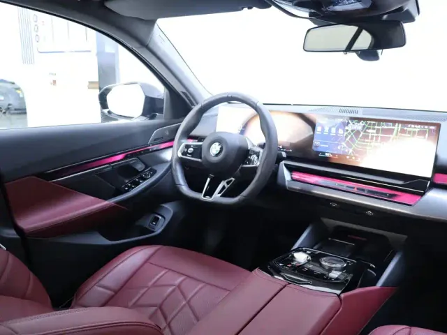 BMW 5 Series — Фото автомобиля 14
