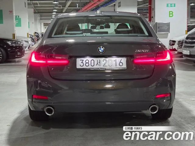 BMW 3 Series — Фото автомобиля 4