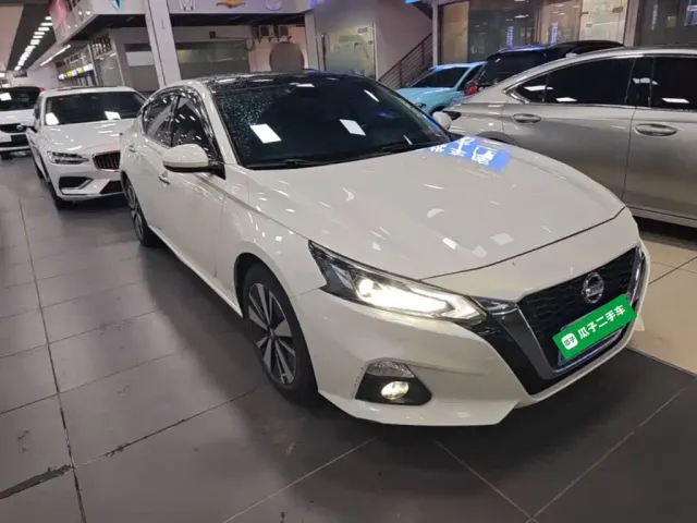 Nissan Teana — Фото автомобиля 3