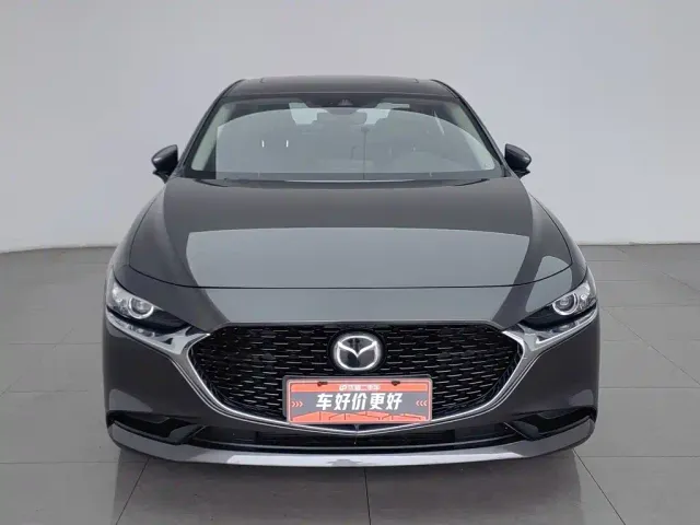 Mazda Axela — Фото автомобиля 3