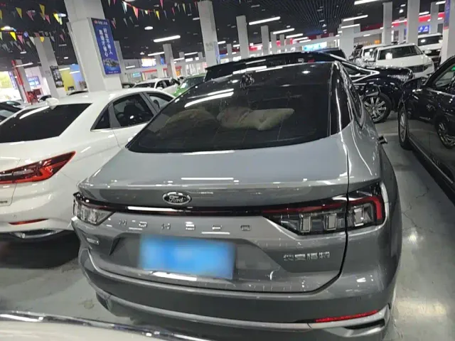 Ford Mondeo — Фото автомобиля 5