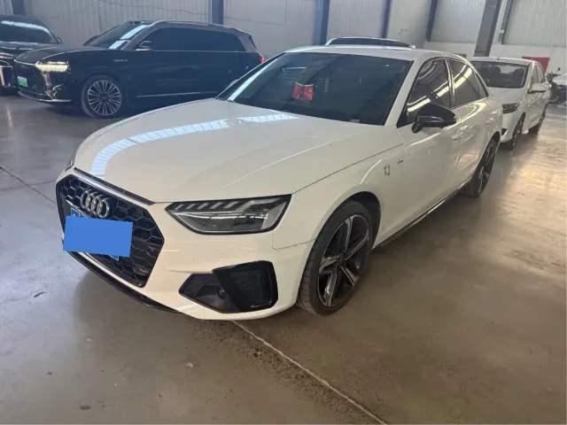 Фотография автомобиля — Audi A4L