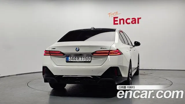 BMW 5-Series 5 серия (G60) 530i xDrive M Sport — Фото автомобиля 4