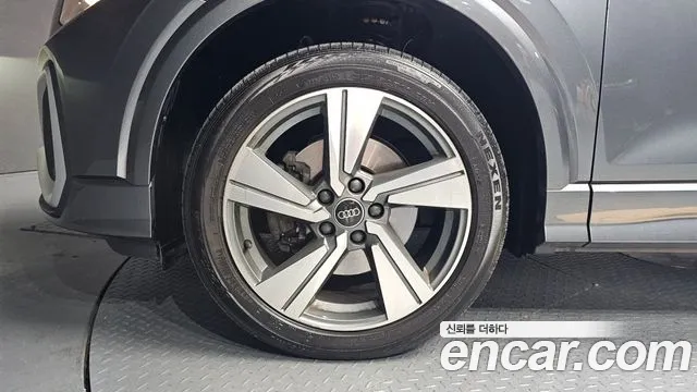 Audi Q2 35 TDI Premium — Фото автомобиля 5