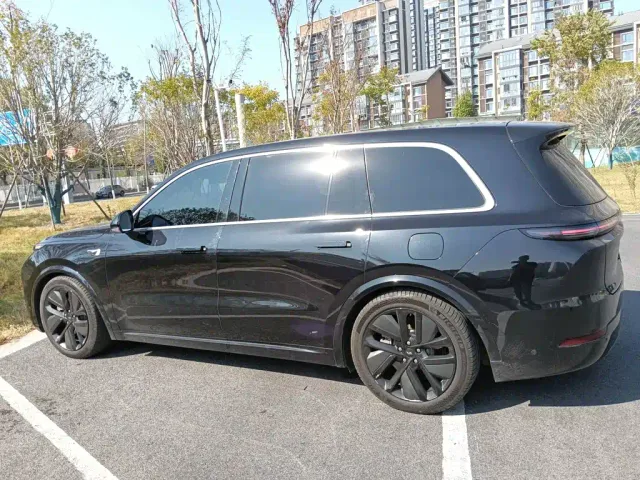 Li Auto L9 — Фото автомобиля 21