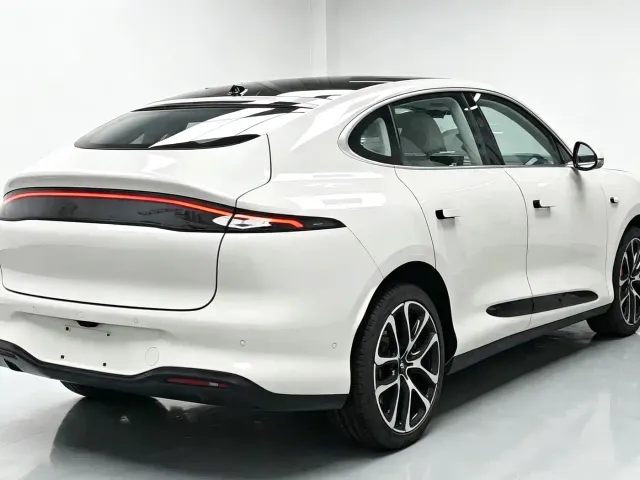 IM Motors LS6 — Фото автомобиля 10
