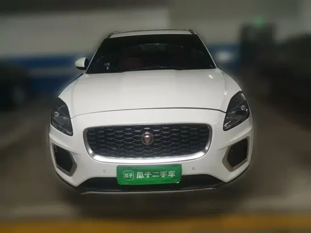 Jaguar E-PACE — Фото автомобиля 2