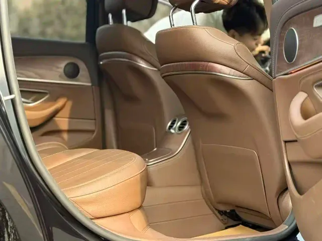 Mercedes-Benz E-Class — Фото автомобиля 13