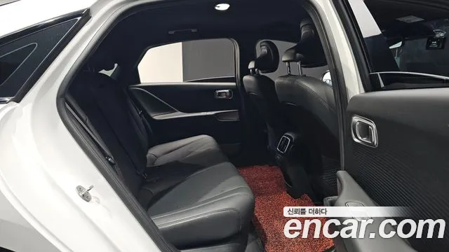 Hyundai Ioniq 6 — Фото автомобиля 11
