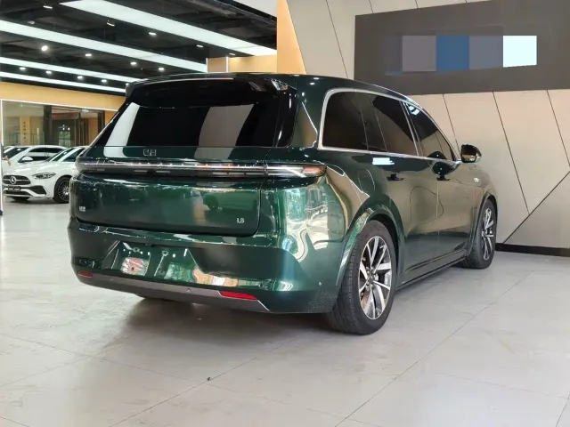 Li Auto L8 — Фото автомобиля 7