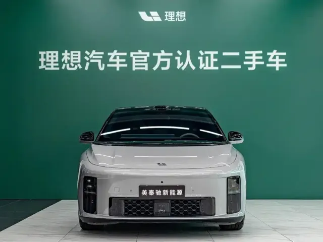 Li Auto Li Auto i6 2025 2WD Base Model — Фото автомобиля 2