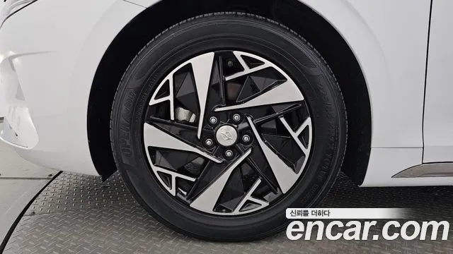 Hyundai Grandeur (New) Hybrid — Фото автомобиля 5