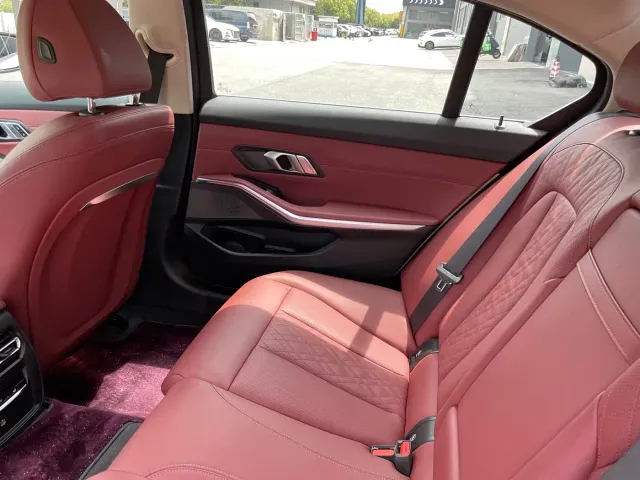 BMW 3 Series — Фото автомобиля 12