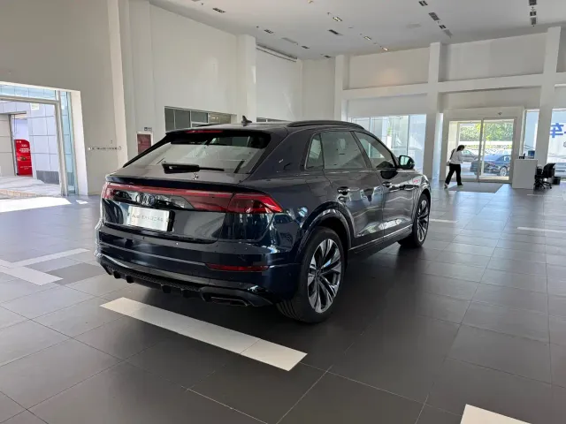 Audi Q8 — Фото автомобиля 7