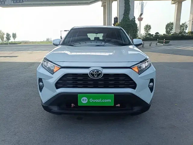 Toyota RAV4 — Фото автомобиля 2
