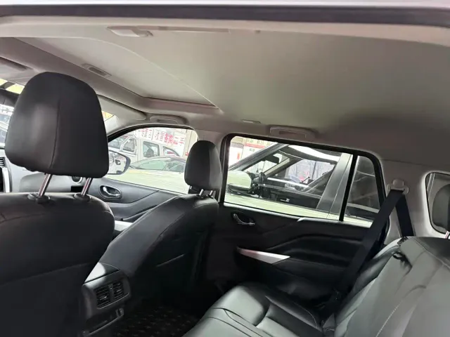 Nissan Terra — Фото автомобиля 12