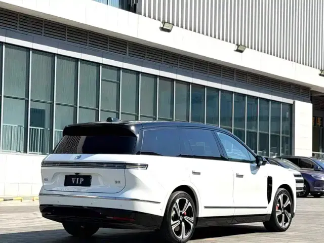 Nio ES8 — Фото автомобиля 5