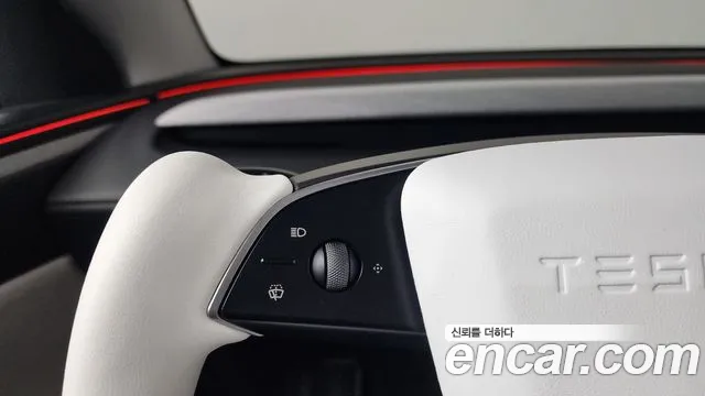 Tesla Model Y — Фото автомобиля 13