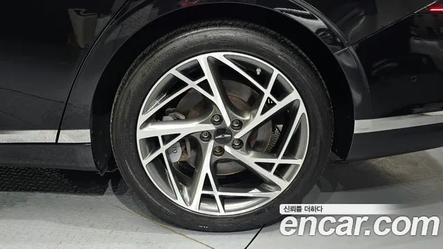 Genesis G90 Бензин 3.5 турбо AWD — Фото автомобиля 16