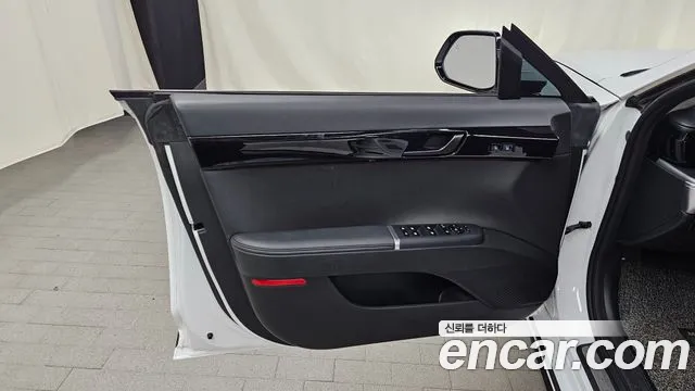 Hyundai Grandeur Grandeur (GN7) 2.5 Бензин 2WD — Фото автомобиля 22