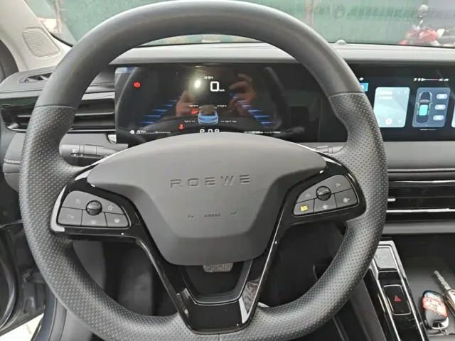 Roewe i5 — Фото автомобиля 10