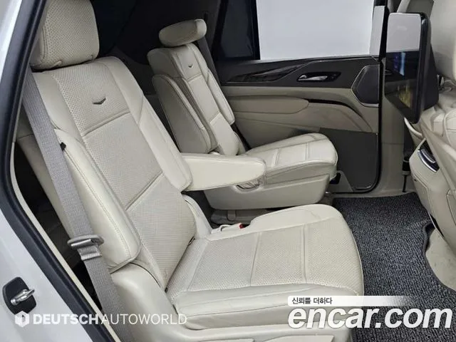 Cadillac Escalade — Фото автомобиля 12
