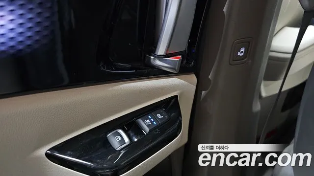 Kia Canival Carnival 4 поколение Бензин 9 мест Hi-Limousine — Фото автомобиля 20