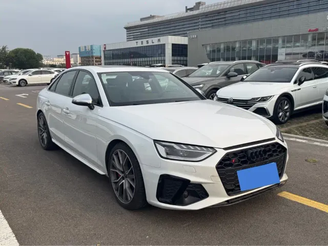 Audi S4 — Фото автомобиля 3