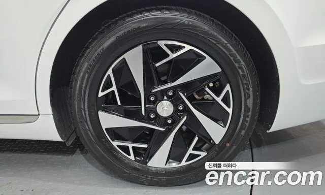 Hyundai Grandeur (New) Hybrid — Фото автомобиля 6