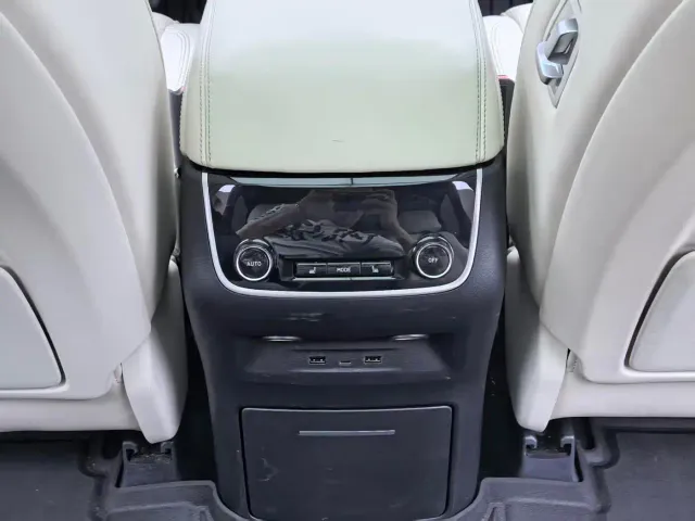 Li Auto ONE — Фото автомобиля 16