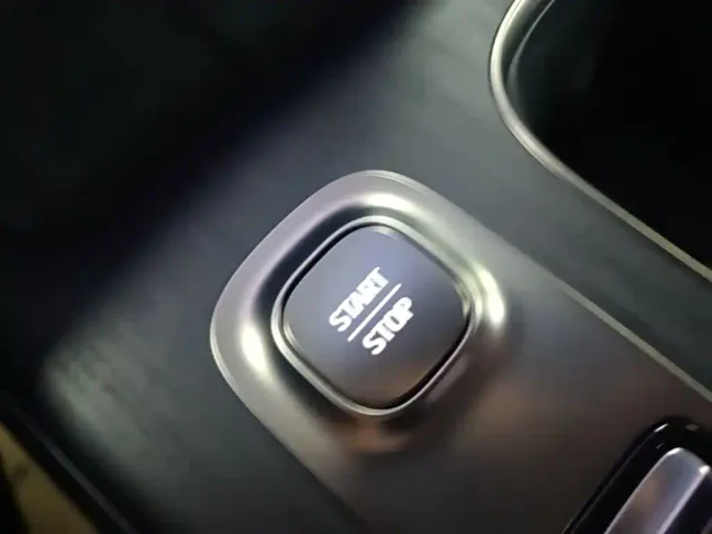 Xiaomi SU7 — Фото автомобиля 15