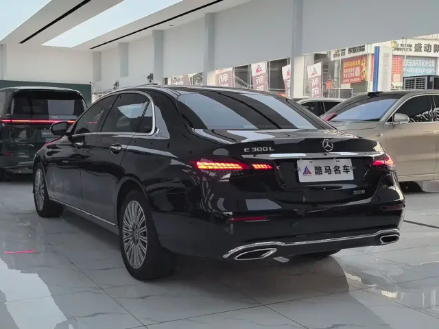 Mercedes-Benz E-Class — Фото автомобиля 13