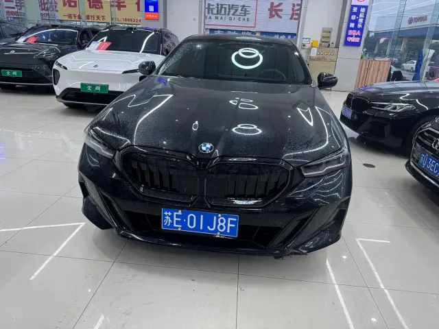 BMW 5 Series — Фото автомобиля 2