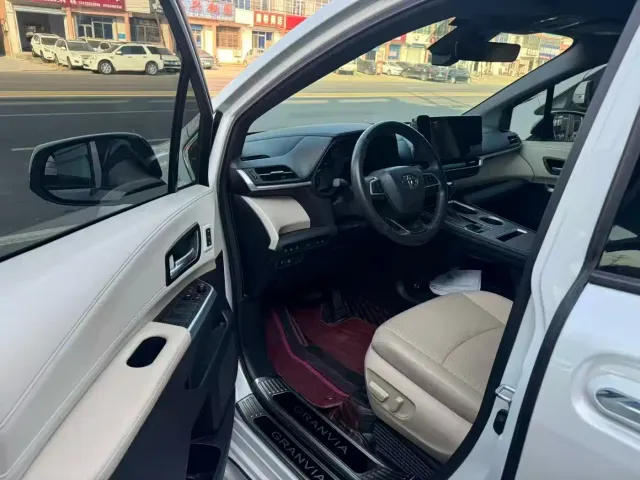 Toyota Granvia — Фото автомобиля 6