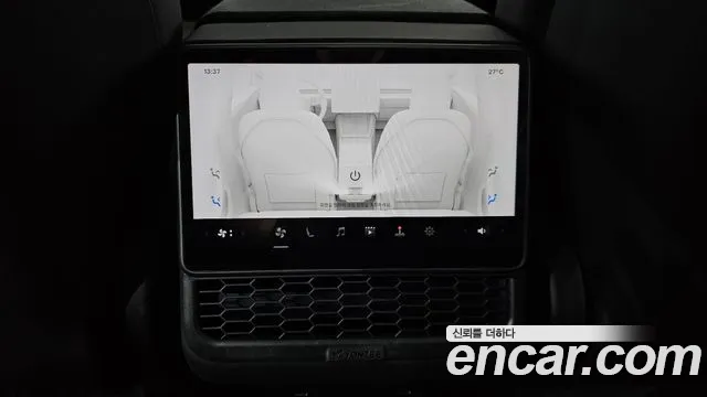 Tesla Model 3 — Фото автомобиля 18
