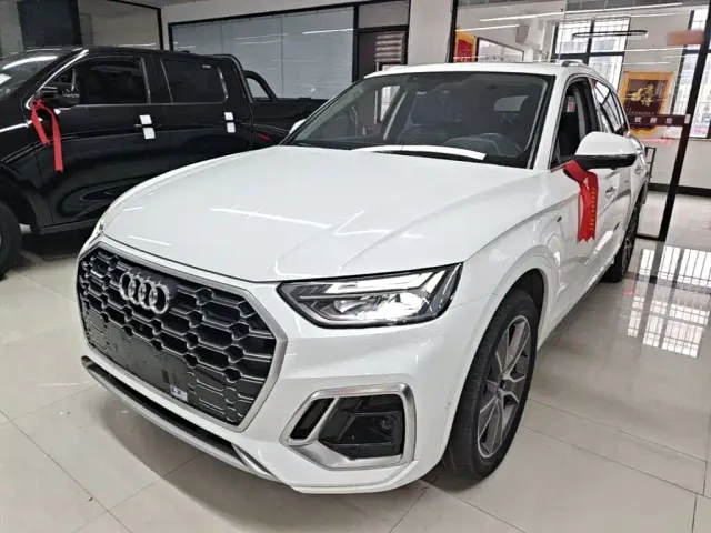 Фотография автомобиля — Audi Q5L