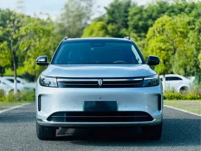 Aito M7 — Фото автомобиля 2