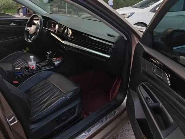 Volkswagen Passat — Фото автомобиля 8