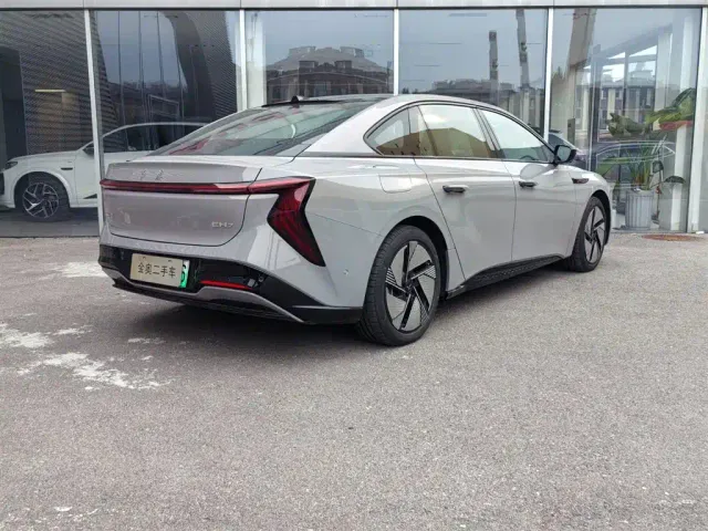 Hongqi EH7 — Фото автомобиля 4