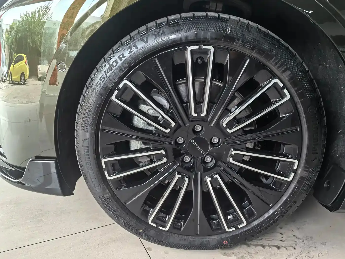 Lynk & Co Lynk & Co 10 EM-P 2025 240 AWD Ultra Sport Edition — Фото автомобиля 5