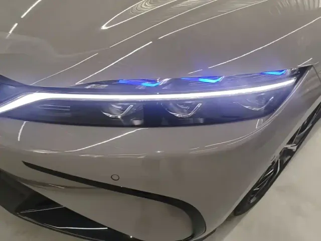 BYD Han — Фото автомобиля 23