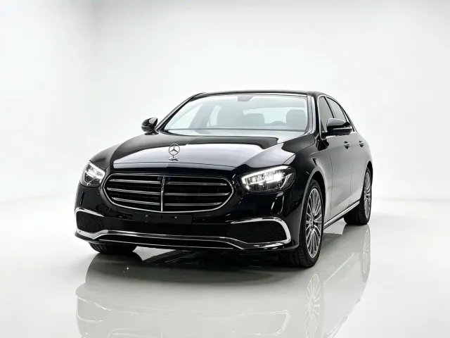 Mercedes-Benz E-Class — Фото автомобиля 5